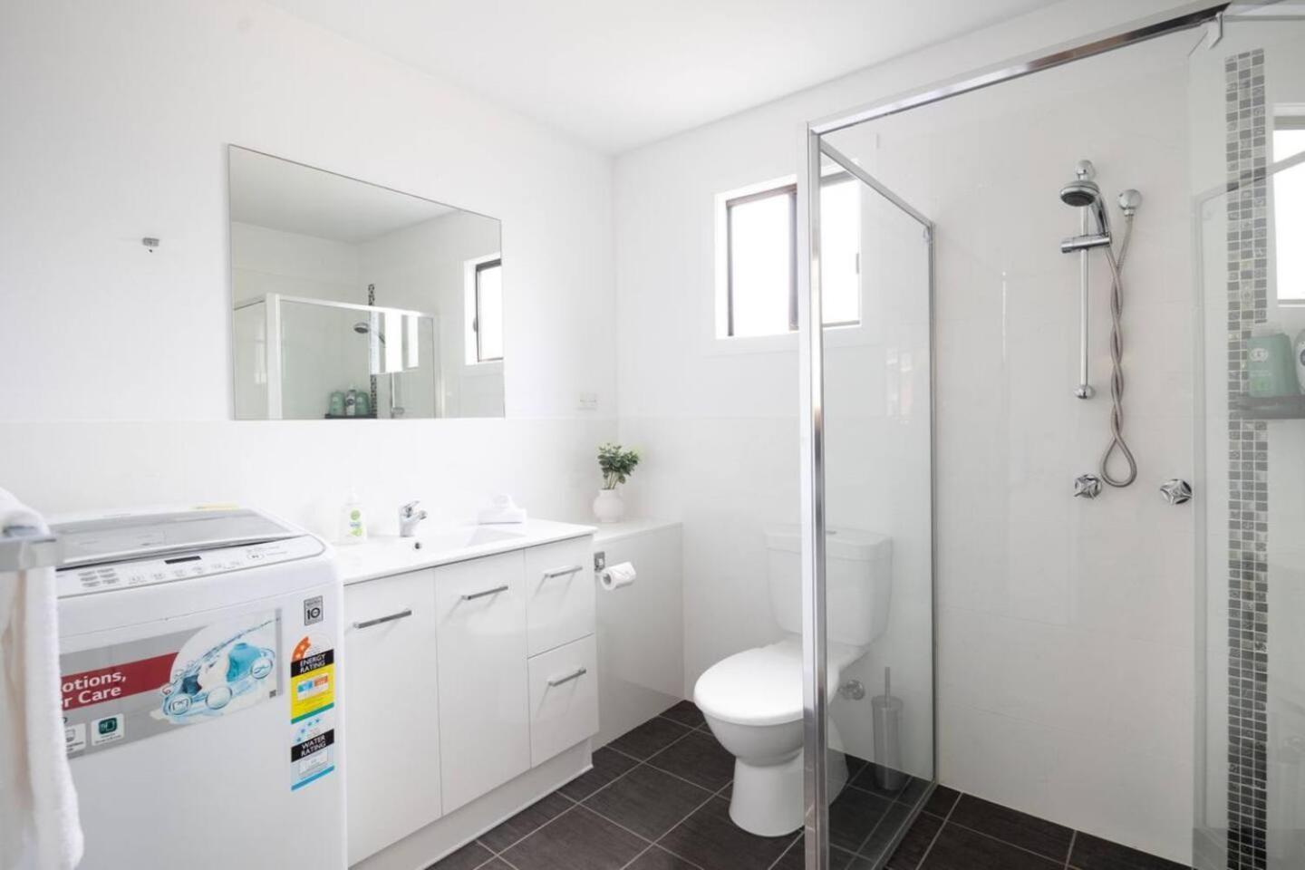 Salty Vibes Apartment Молимук Екстериор снимка