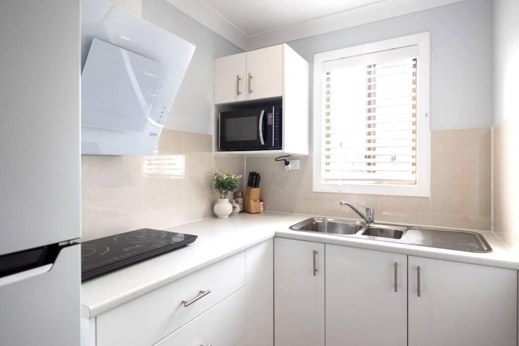 Salty Vibes Apartment Молимук Екстериор снимка