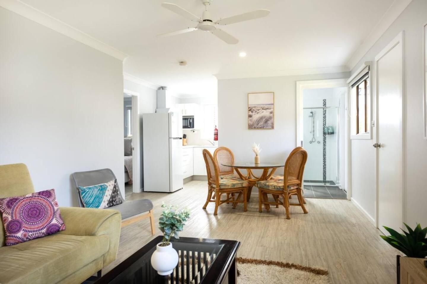 Salty Vibes Apartment Молимук Екстериор снимка